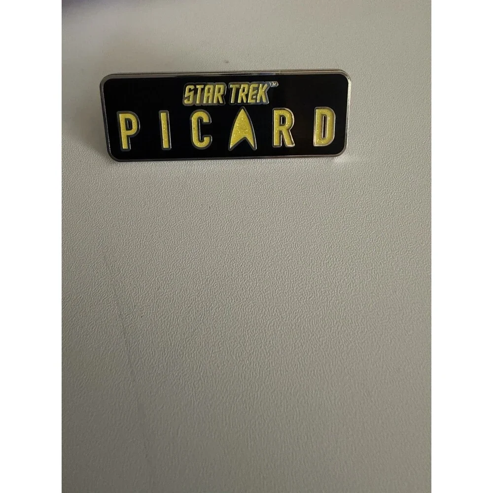 Star Trek Picard Title Logo Embossed Enamel Lapel Pin Badge New Sci-Fi Collectib